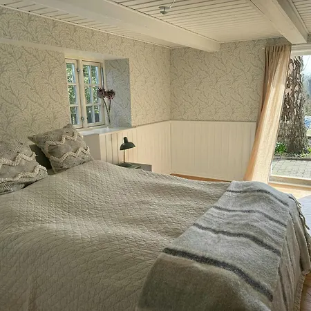 Charming House With Heated Pool Near Mons Klint
