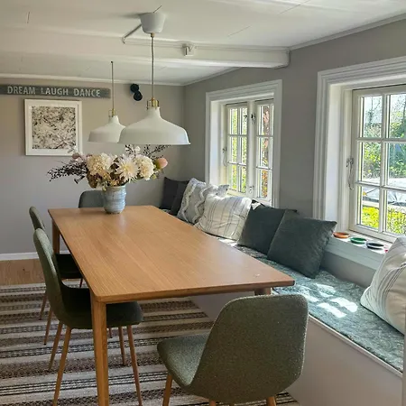 度假居 Charming House With Heated Pool Near Mons Klint